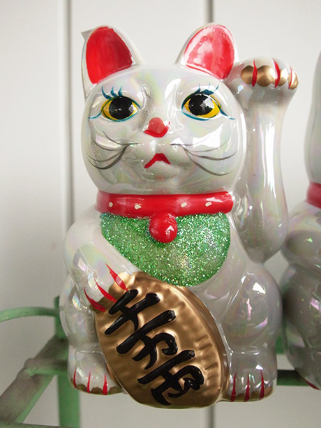 骨董品_虹色のまねきねこ