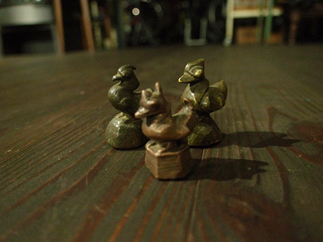 古道具、骨董品_鳥や象の文鎮