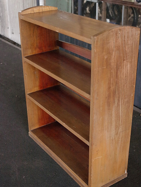 骨董品、古道具　がっちり本棚